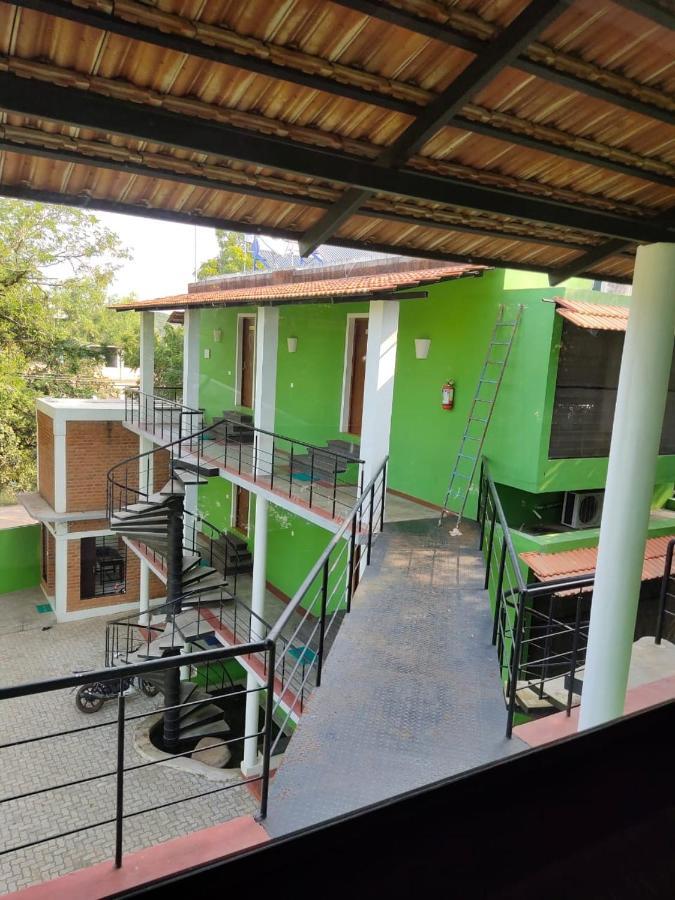 Le Tamarin Guest House Auroville Exterior foto